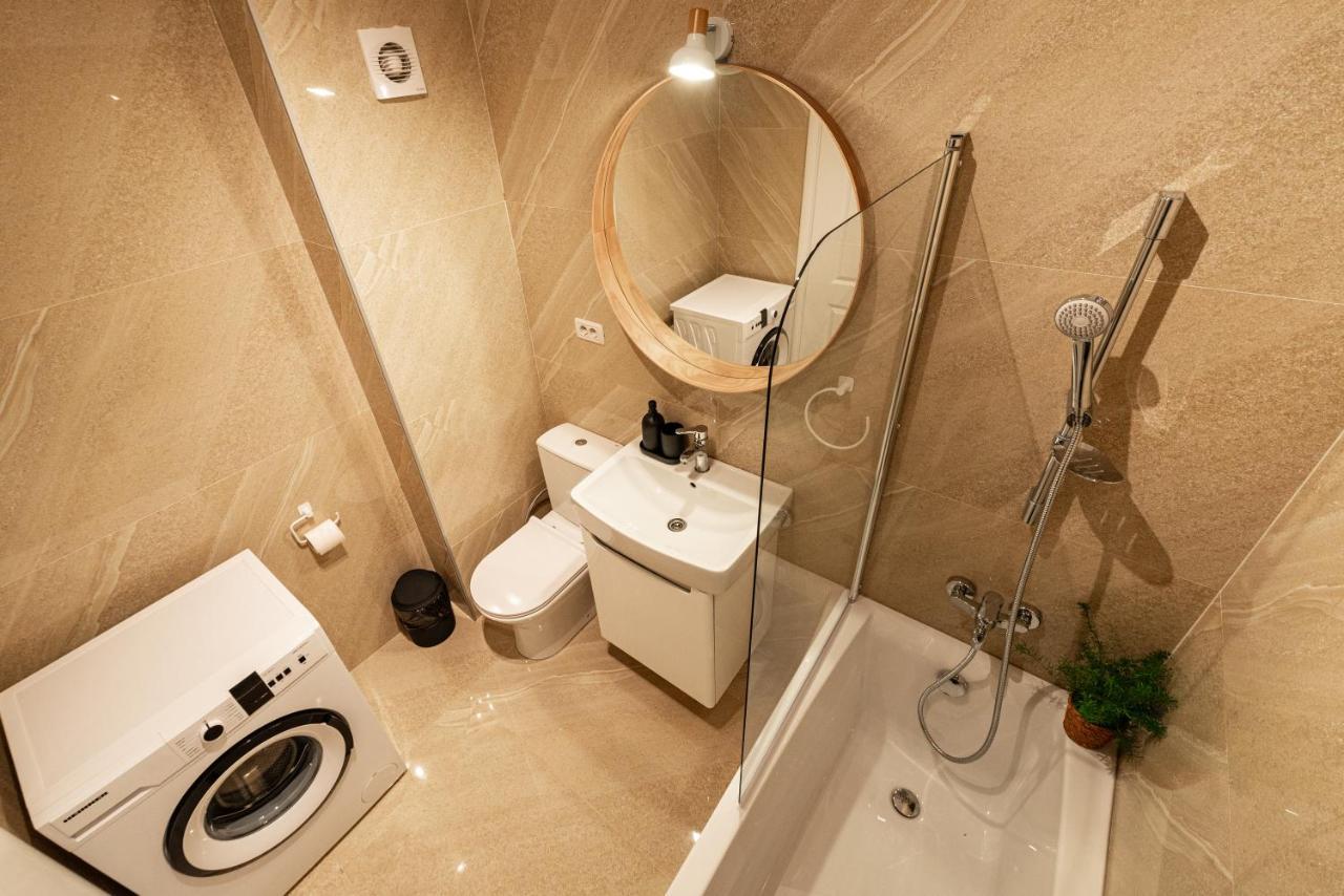 Central Spacious Apartment 506 Boekarest Buitenkant foto